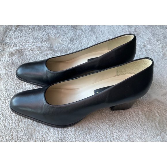 City Connection Shoes - VTG City Connection Women's Sz 7.5  Leather Upper Block Heel Almond Toe Black